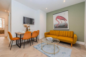 2 Bedroom Flat Next To Brighton Beach